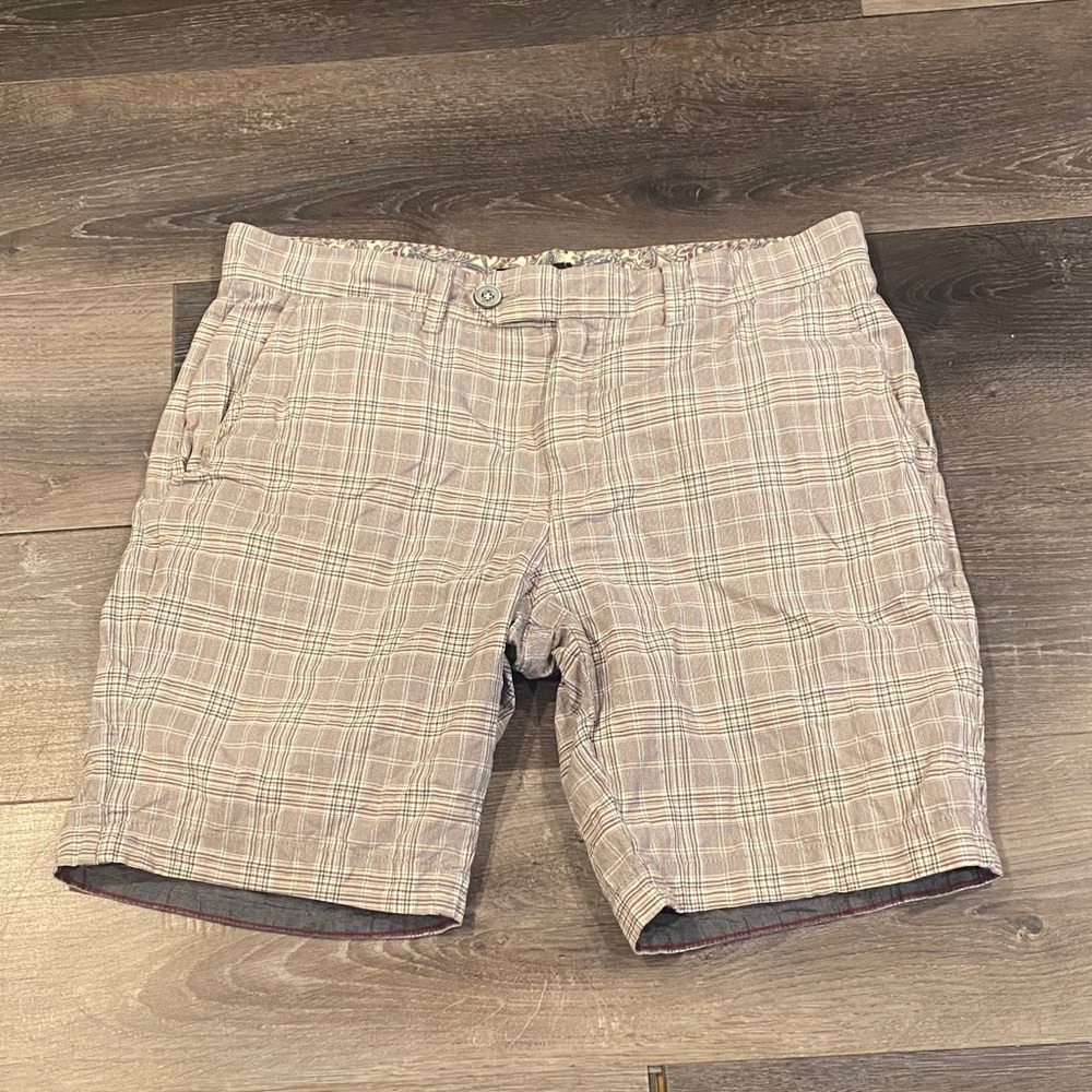Ted Baker Beige Plaid Men's Shorts Size 32